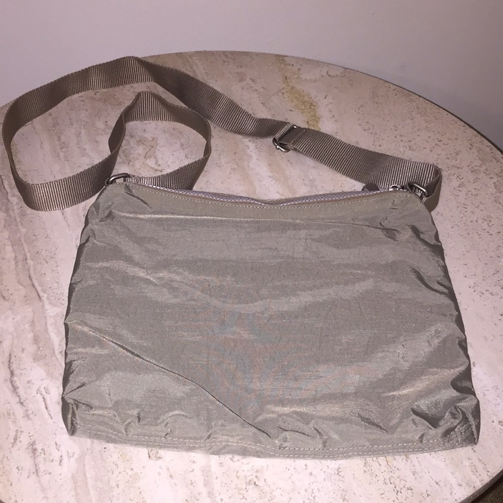 New Baggalini Bag - Picture 3 of 3